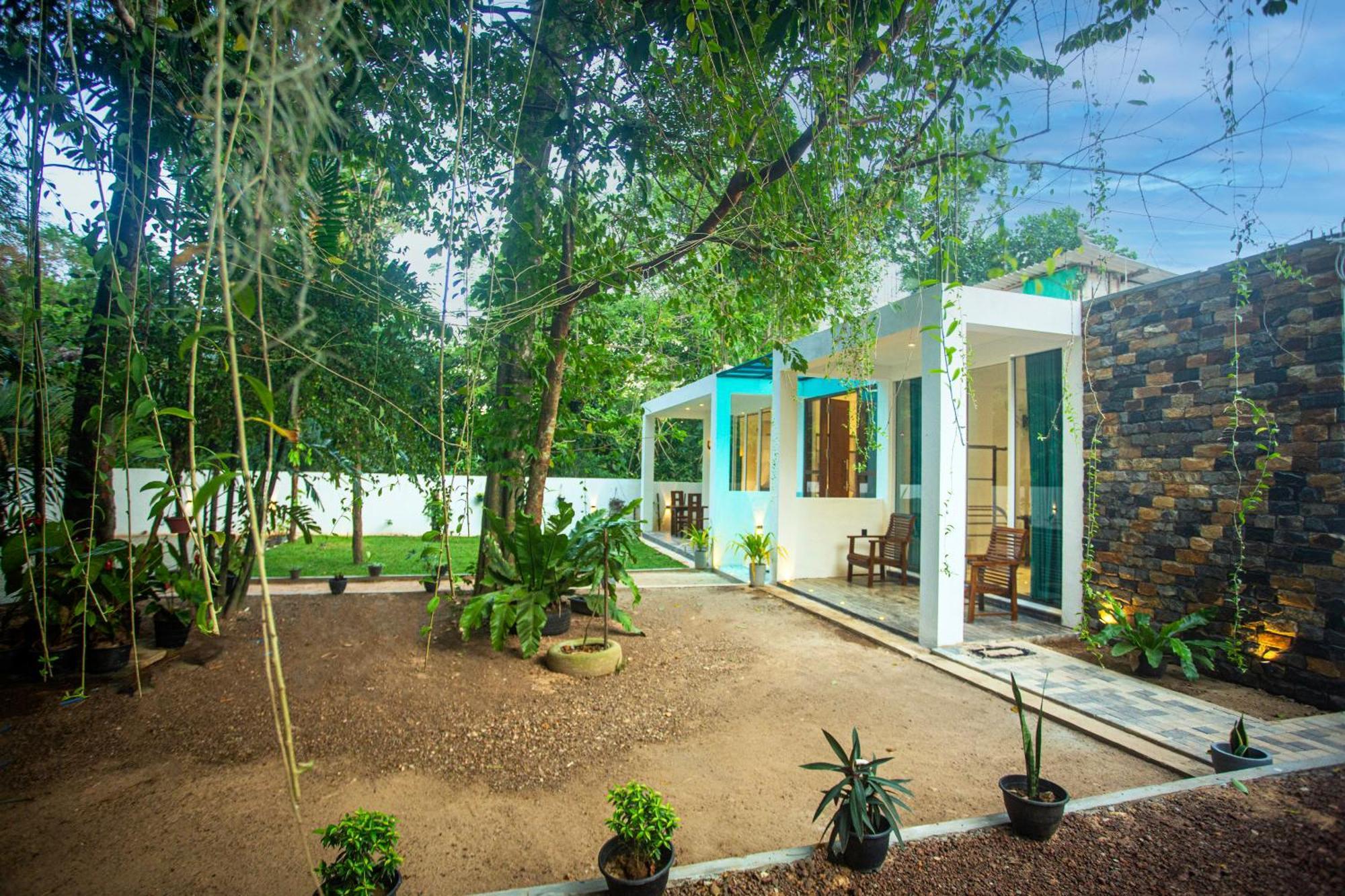Villa Nine84 Mirissa マータラ エクステリア 写真